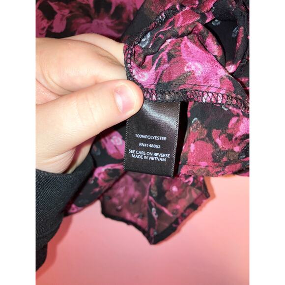 Torrid black sheer floral blouse size 2X - Picture 4 of 6